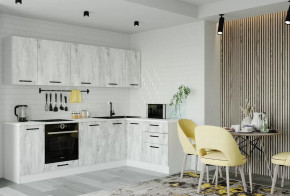 Кухонный гарнитур угловой Пайн 2600х1600 столешница 26 мм в Тюмени - mebel-tymen.ru | фото