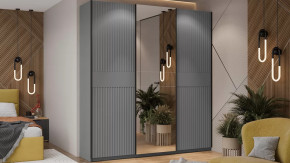 Шкаф-купе с 2 глухими и 1 зеркальной дверями «Оскар Тиффани» Ручка черная, Серый графит, Графит матовый в Тюмени - mebel-tymen.ru | фото